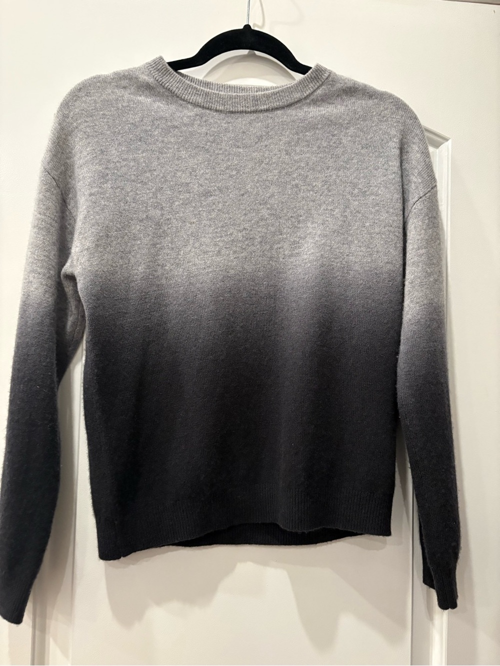 Amicale dark grey ombré cashmere sweater size S